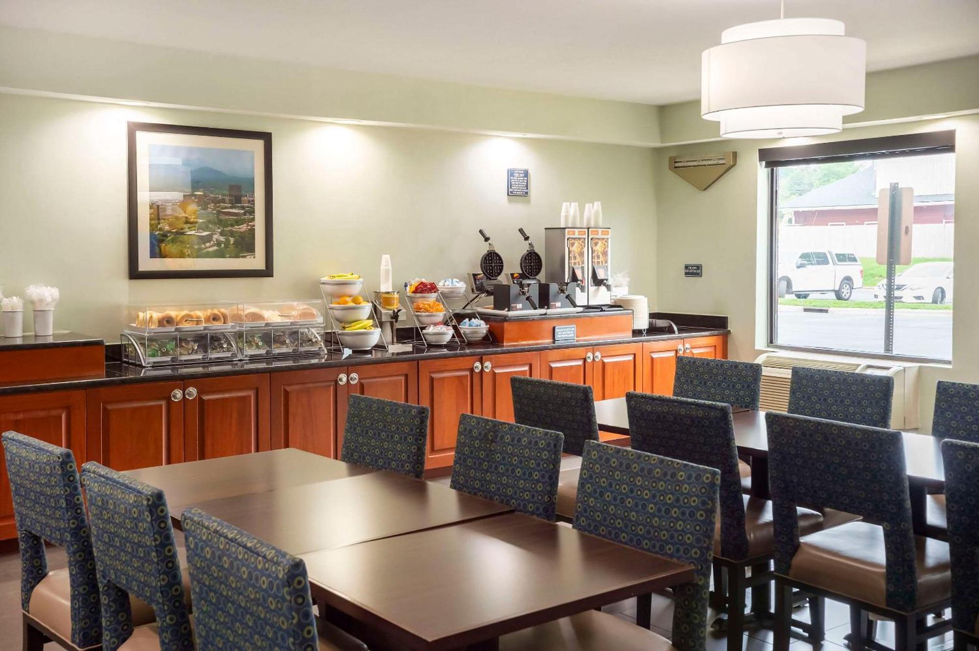 Comfort Suites Outlet Center Asheville Esterno foto