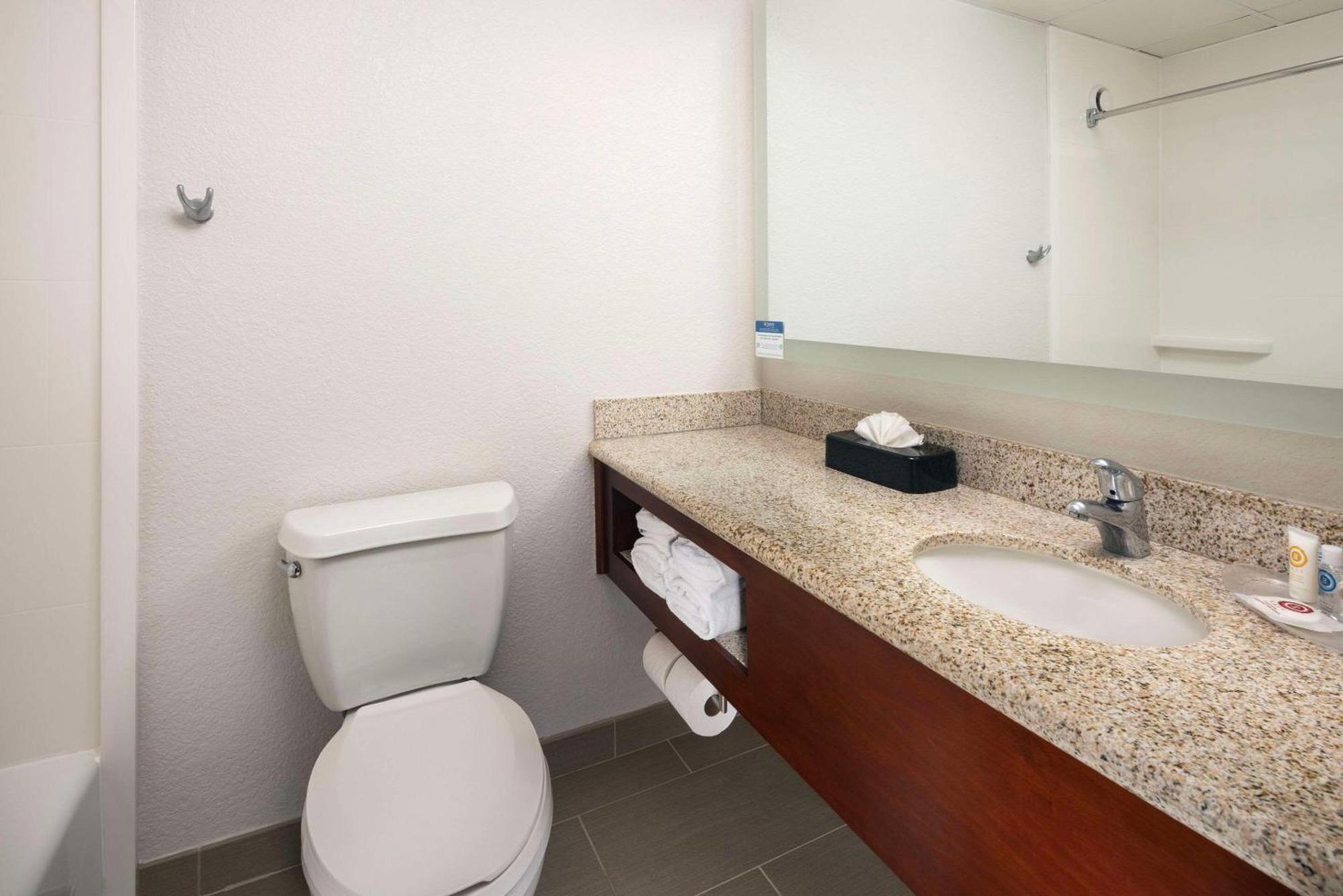 Comfort Suites Outlet Center Asheville Esterno foto